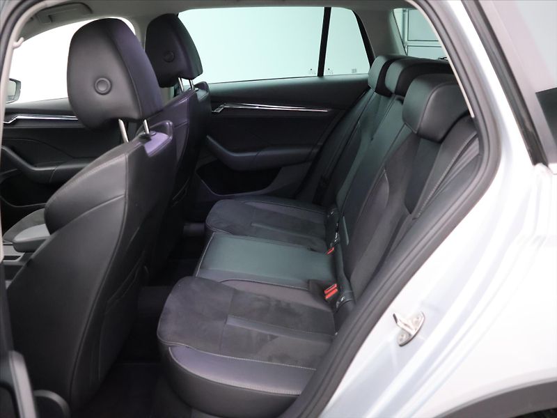Škoda Octavia Scout 2.0 TDI 147kW 4x4 DSG CZ - fotka 13 z 28