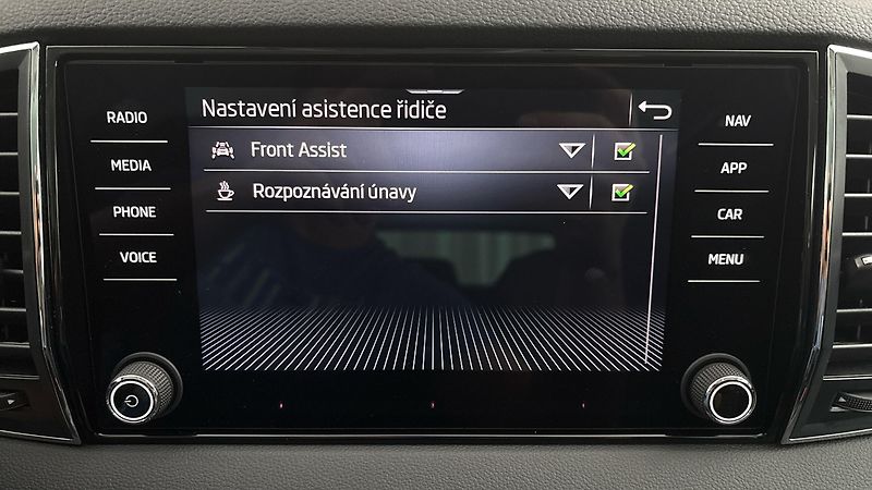 Škoda Karoq 1.5 TSI DSG Style - fotka 25 z 29