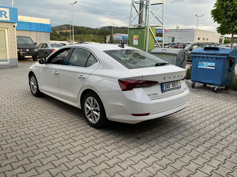 Škoda Octavia 1,5 TSI 110kW Style Aut.klima - fotka 2 z 31