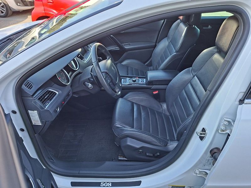 Peugeot 508 SW ALLURE 2,0 HDI AUT6 - fotka 13 z 27