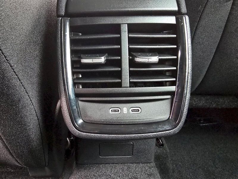 Škoda Scala (2024) 1,0TSI 85KW DSG TOP SELECTION - fotka 23 z 31