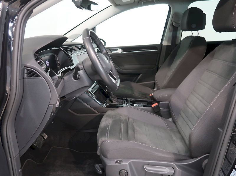 Volkswagen Touran (2023) HIGHLINE 2.0TDI 110KW DSG CZ - fotka 13 z 42