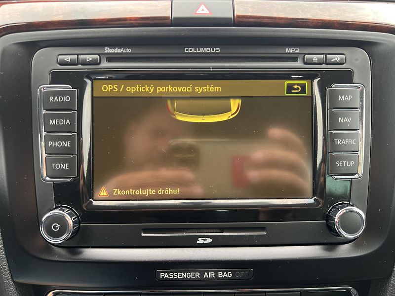 Škoda Superb 2.0TDi 125kw DSG NAVI KŮŽE ALU - fotka 23 z 46