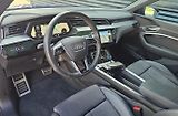 Audi Q8 e-tron 55 Q S-Line 360k Pano Tažné - náhled 16