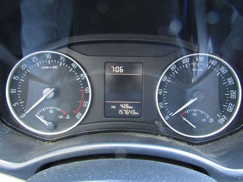 Škoda Octavia (2010) 1.6 TDI 77kW  DSG - fotka 27 z 34