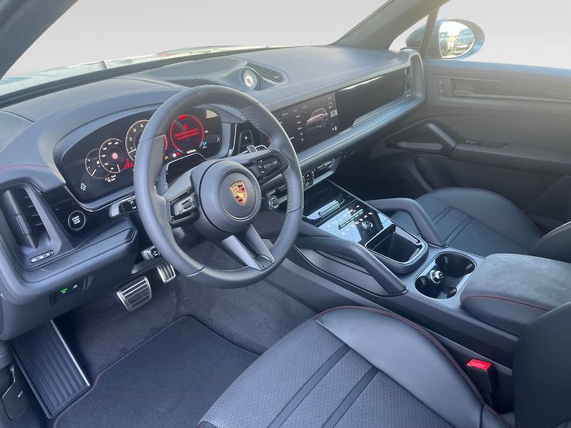 Porsche Cayenne GTS - fotka 16 z 28