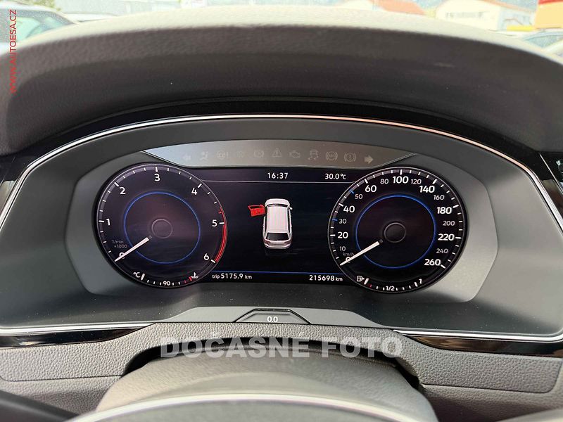 Volkswagen Passat (2018) 2.0TDi, ČR, Highline - fotka 16 z 19