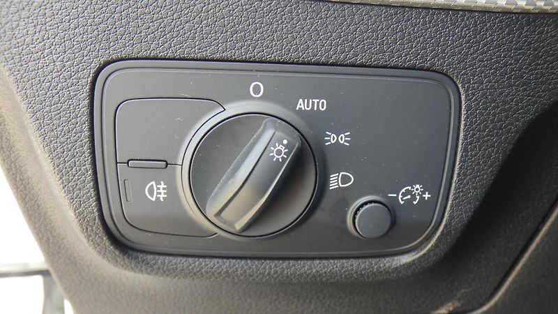 Audi Q2 1,5 TFSI S-line S-tronic - fotka 10 z 21