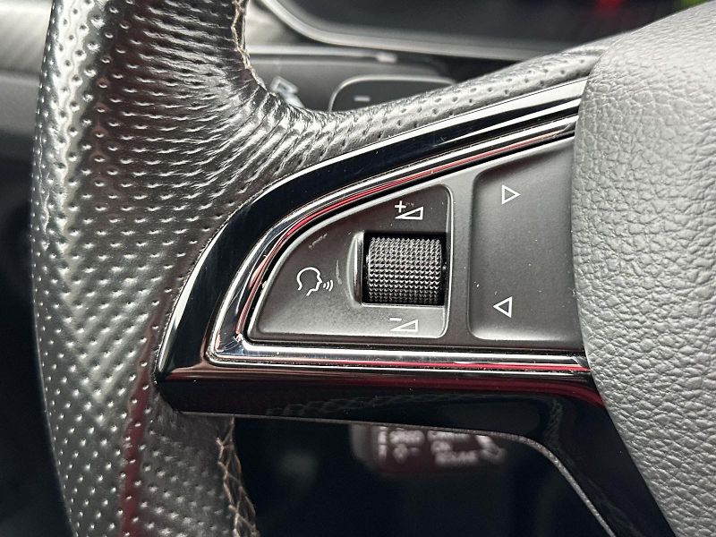 Škoda Superb (2020) Combi 2.0 TDI DSG Sportline - fotka 15 z 36