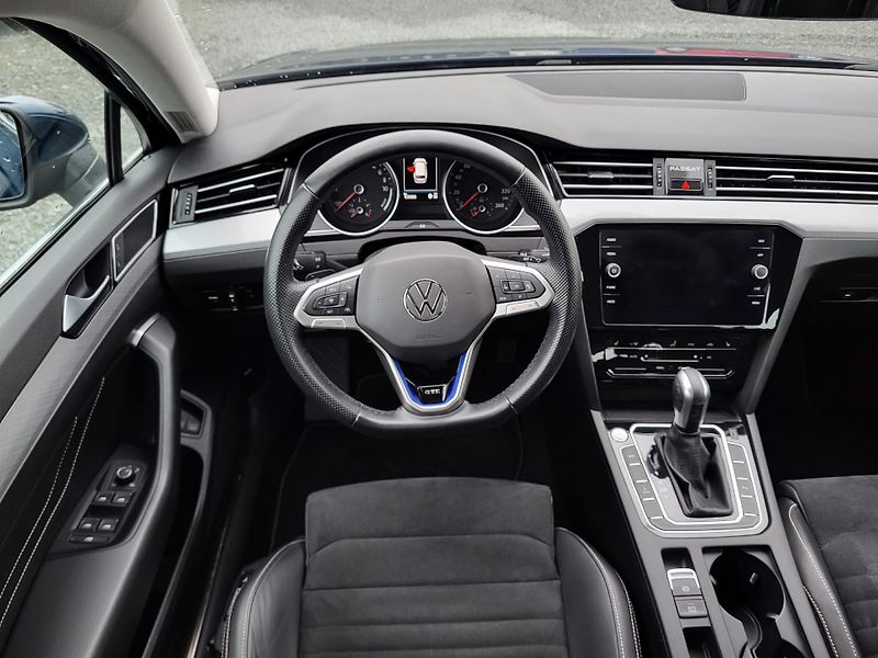 Volkswagen Passat 1.4 TSI PHEV GTE DSG HYBRID - fotka 10 z 46