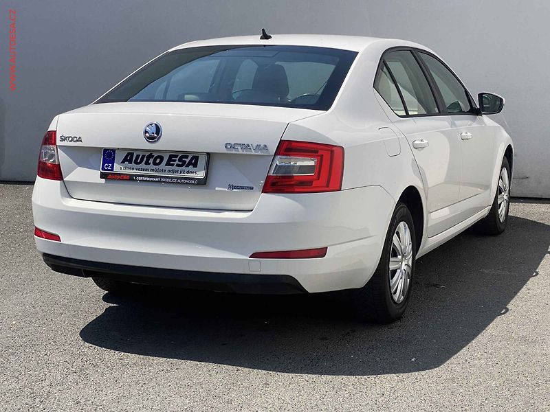 Škoda Octavia (2015) 1.6TDi, ČR, AC, výhřev sed - fotka 4 z 17