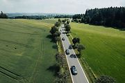 Impozantní testovací kolonu poháněly motory s výkonem 3174 koní