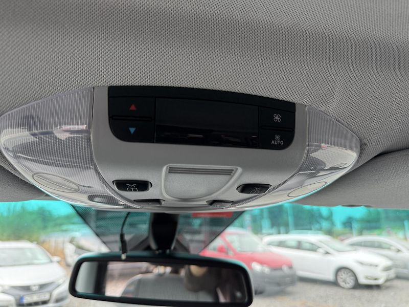 Mercedes-Benz Viano V6 3.0CDi L 165kW Automat ČR - fotka 13 z 20