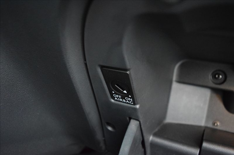 Seat Ibiza 1,2 i 66KW FR-LINE NÍZKÉ KM - fotka 38 z 39