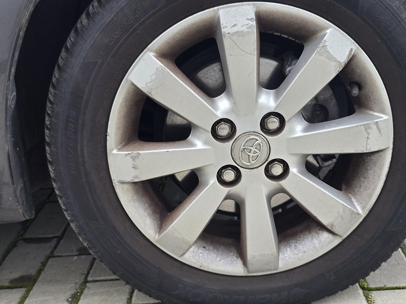 Toyota Yaris 1,3 VVT-i - fotka 18 z 23