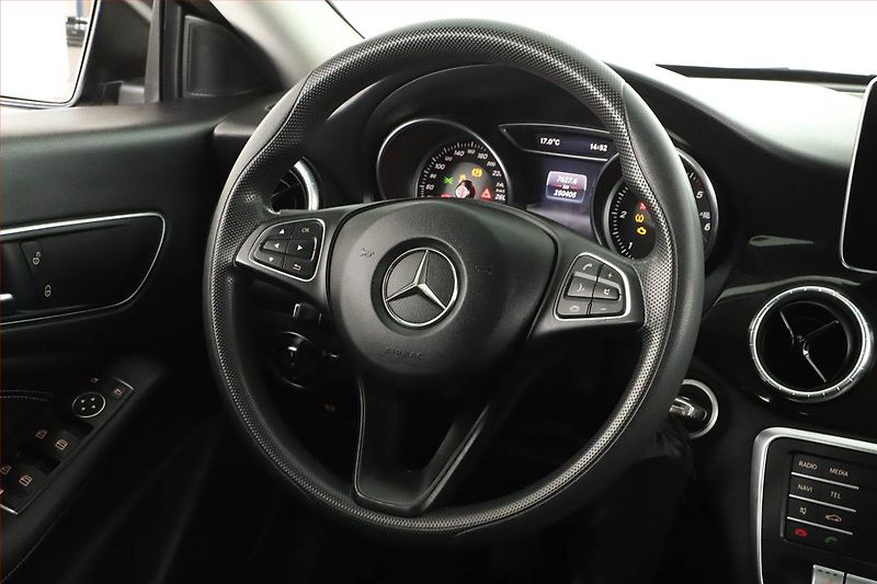 Mercedes-Benz CLA (2016) 180 CDI, Kůže, Tempomat - fotka 8 z 13
