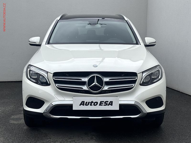 Mercedes-Benz GLC (2016) 2.0T GLC250 4M, AT, LED - fotka 2 z 22