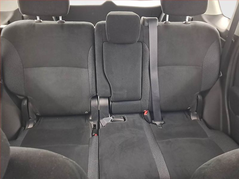 Mitsubishi Outlander (2009) 2.2 DI-D, 4X4, 7 míst, Tažné - fotka 10 z 15