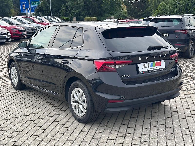 Škoda Fabia 1.0 TSI 85kW DSG Top Selection - fotka 5 z 16