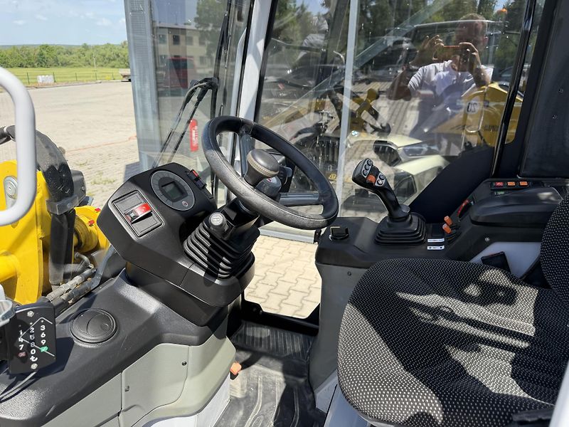 Wacker (2021) WL 28 TOP STAV! - fotka 8 z 18