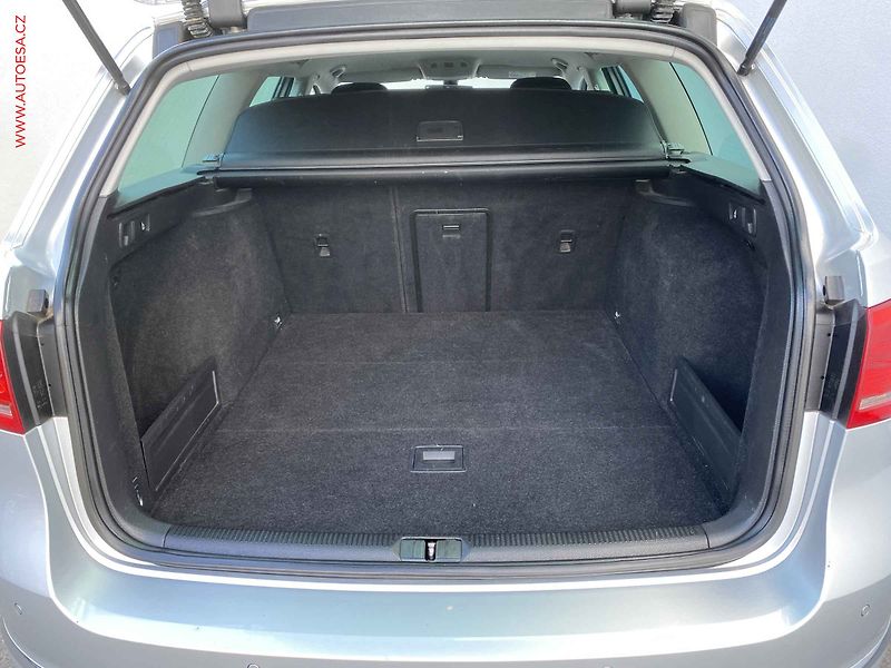 Volkswagen Passat (2014) 2.0 TDi, Highline, navi, - fotka 7 z 19