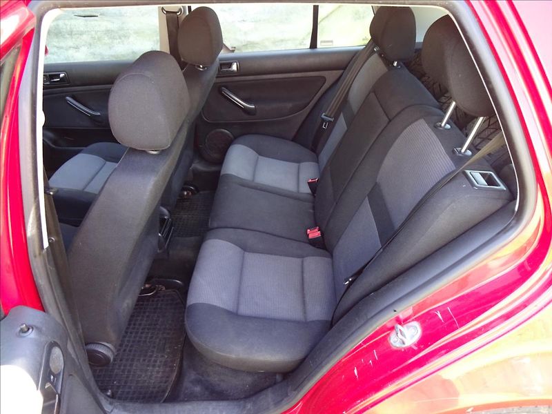Volkswagen Golf IV 1,6i 77kW - fotka 25 z 44