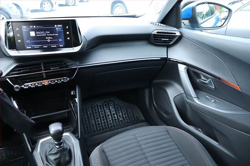 Peugeot 2008 (2020) 1.2 PureTech, Serv.kniha - fotka 8 z 24