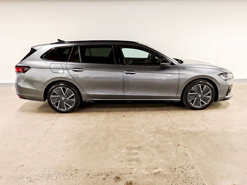 Škoda Superb (2025) Combi 2.0 TSI 195 kW DSG 4x4 S - fotka 30 z 36