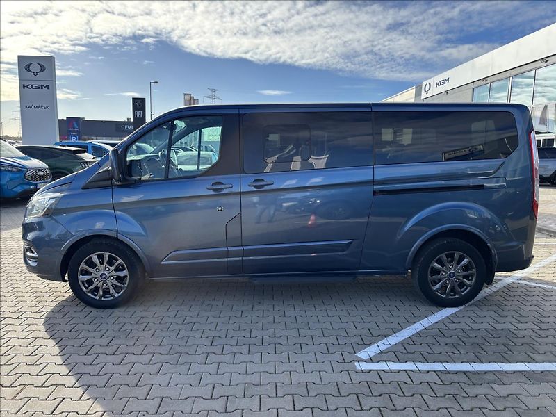 Ford Tourneo Custom 2,0 EcoBlue 136kW Titanium - fotka 2 z 36
