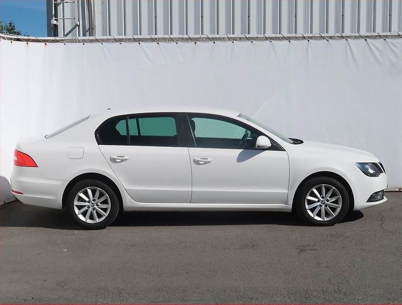 Škoda Superb (2014) 1.4 TSI, ČR,1.maj, Xenony - fotka 6 z 15
