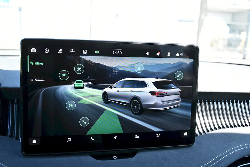 Škoda Superb (2025) Sportline 2.0 TSI 150 kW DSG - fotka 10 z 29