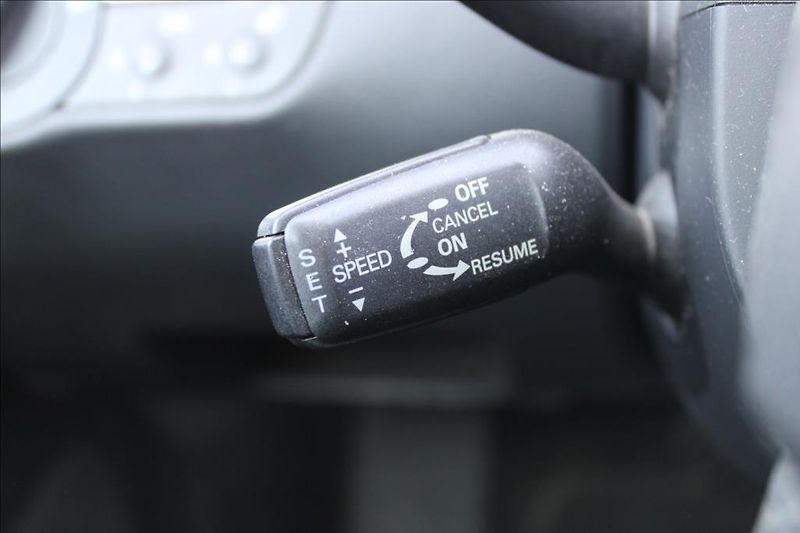 Audi A4 3,0 TDi  4x4,AUTOMAT,XENONY - fotka 17 z 29