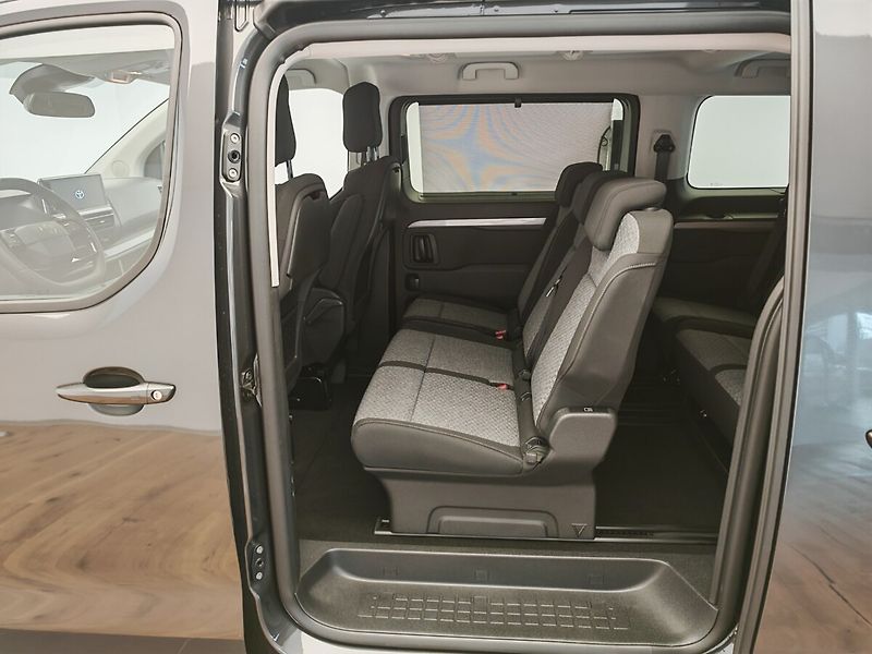 Toyota ProAce 2.0L Diesel 177k - 8AT Family - fotka 20 z 34