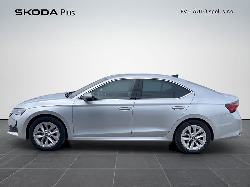 Škoda Octavia (2025) Top Selection 1.5 TSI e-TEC 11 - fotka 3 z 35