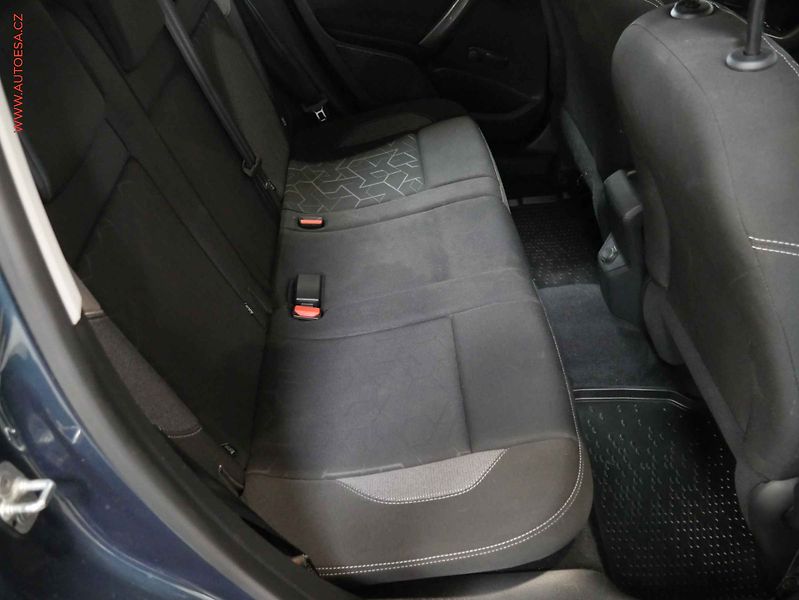 Peugeot 2008 (2018) 1.2, 1.maj,ČR, Výhř.sed. - fotka 11 z 17