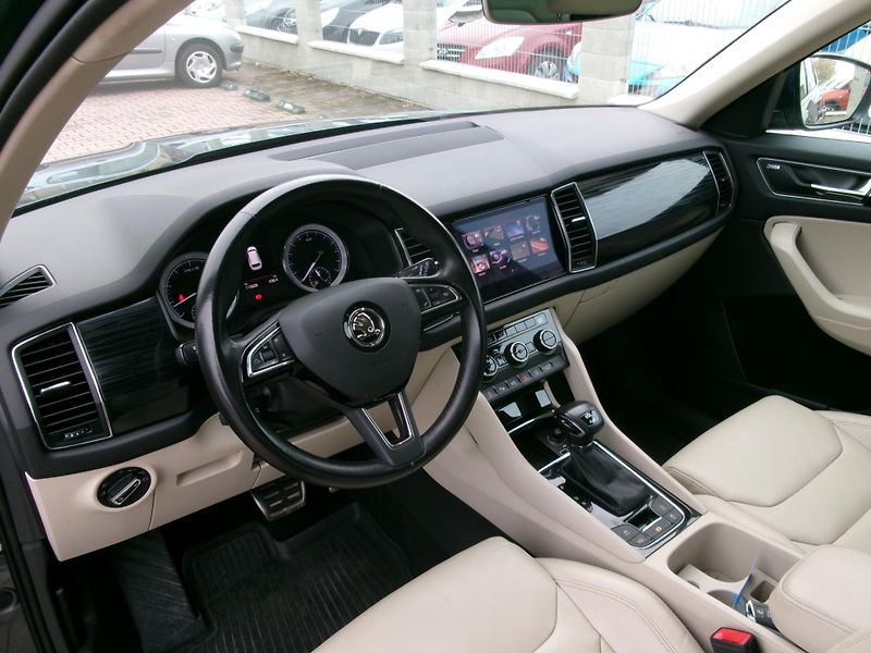 Škoda Kodiaq (2018) 2,0TSI 4x4 DSG NAVI ALU ČR - fotka 48 z 55