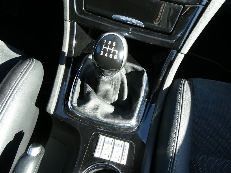 Ford Mondeo 2,2 TDCi NAVI, závěs, TITANIUM - fotka 27 z 39