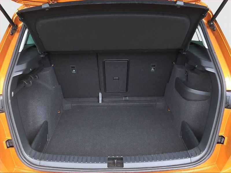 Škoda Karoq (2024) 1.5 TSI, Drive, FullLed - fotka 14 z 16