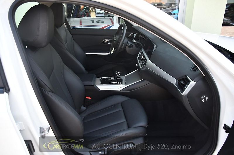 BMW Řada 3 320D xDrive 2xALU 1M ČR - fotka 20 z 54