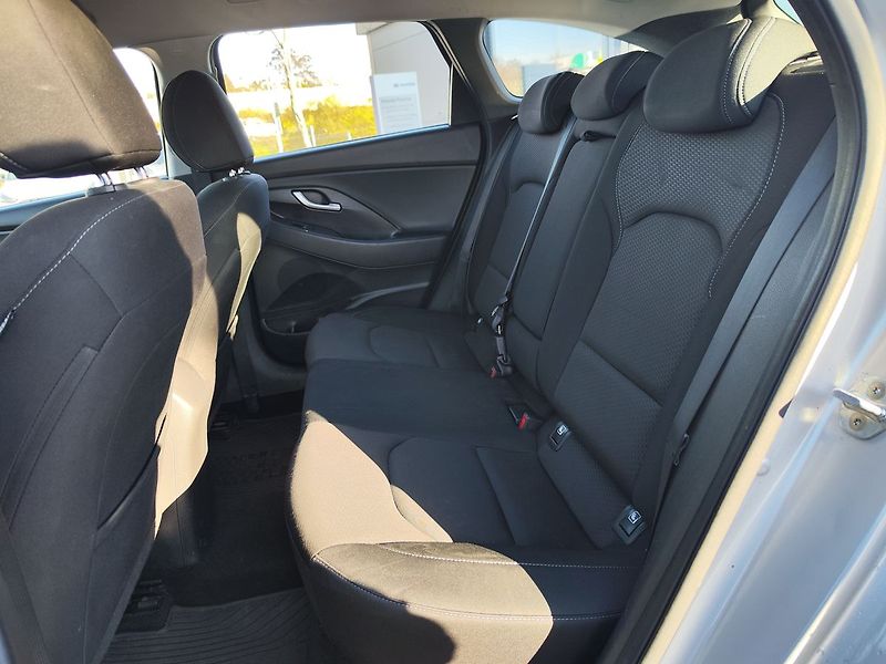 Hyundai i30 1.6 CRDI/85kW Style Navi - fotka 11 z 29