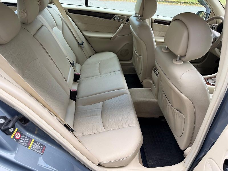 Mercedes-Benz Třídy C 320 3,0 CDi Elegance  - fotka 16 z 23