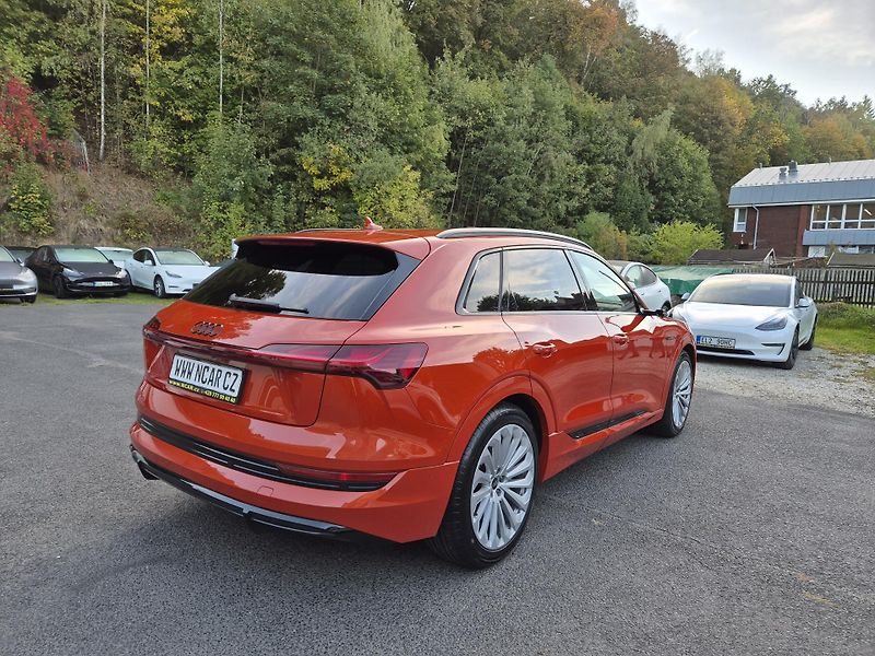 Audi e-tron 55 QUATTRO 300kw SOH 95 % - fotka 5 z 49
