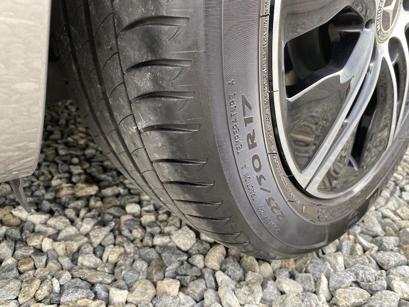 Mercedes-Benz Třídy C C 400 COUPE 4MATIC 51.000KM - fotka 34 z 149