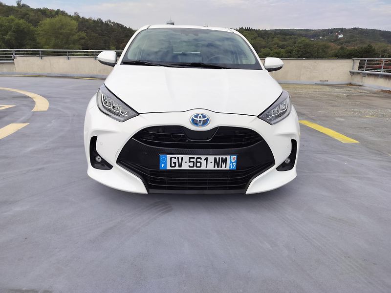 Toyota Yaris 1.5 hybrid - fotka 2 z 26