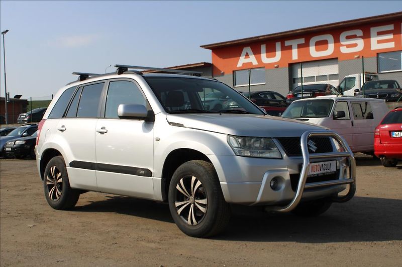 Suzuki Grand Vitara 2,0 i + LPG  LPG,4 x 4,TAŽNÉ - fotka 3 z 27