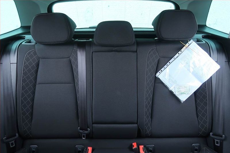 Škoda Karoq (2019) 1.6 TDI - fotka 10 z 25