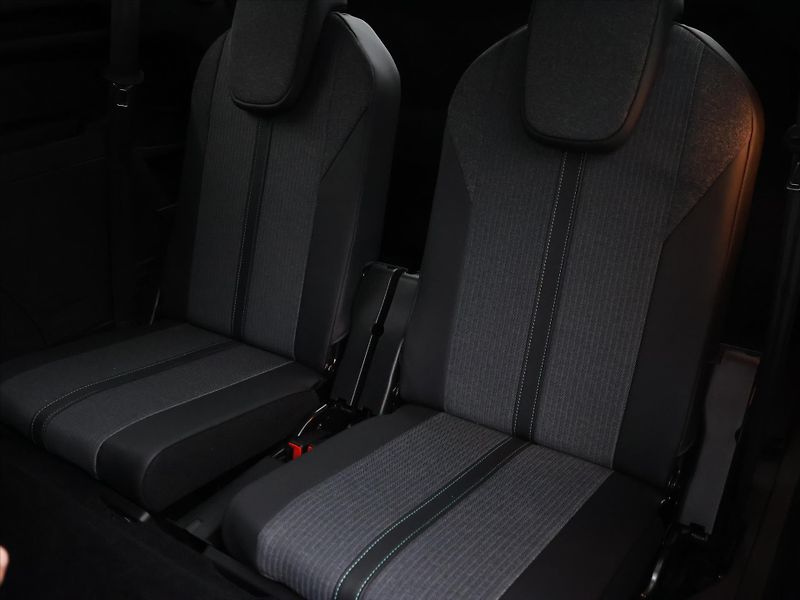 Peugeot 5008 1,5 HDi 130k Aut CZ 7-Míst DPH - fotka 15 z 30