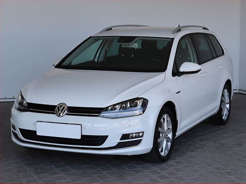 Volkswagen Golf (2015) 1.6 TDI, Serv.kniha, Navi - fotka 2 z 23