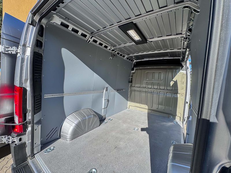 Fiat Ducato (2025) AT8,7500KM,132KW,ACC,KAMERA,TZ - fotka 8 z 39