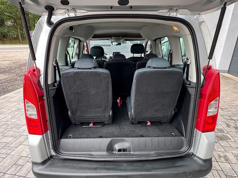 Peugeot Partner (2011) 1.6 HDi, 7 míst - fotka 20 z 29